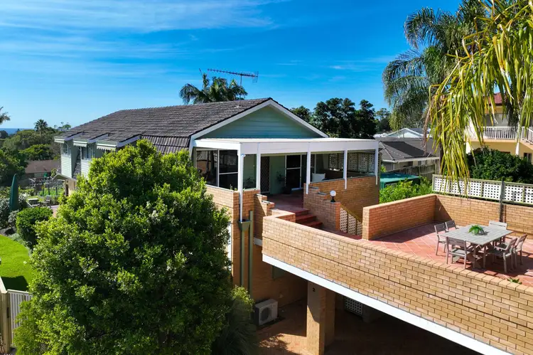 2/9A Turimetta Street