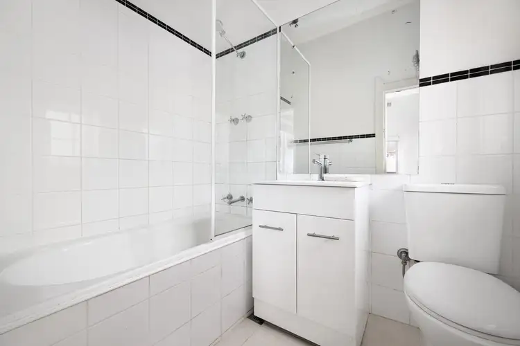 Fourth view of Homely apartment listing, 3/143 Old South Head Road, Bondi Junction NSW 2022