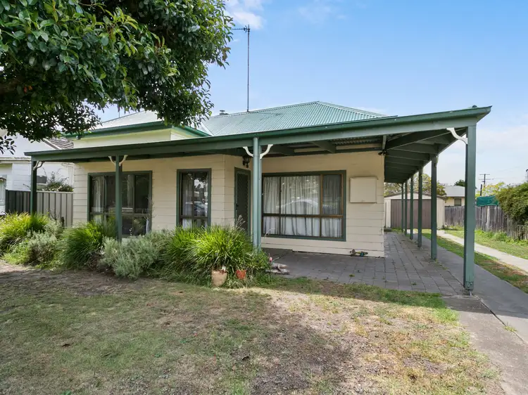 19 McKean Street, Bairnsdale VIC 3875