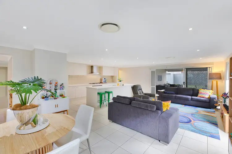 Second view of Homely house listing, 9 Queenscliff Place, Mardi NSW 2259