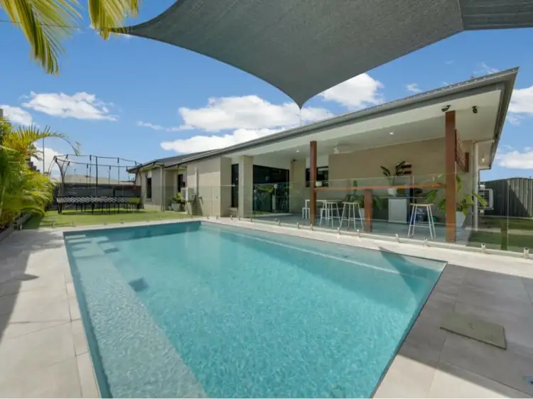 19 Stella Street, Boyne Island QLD 4680