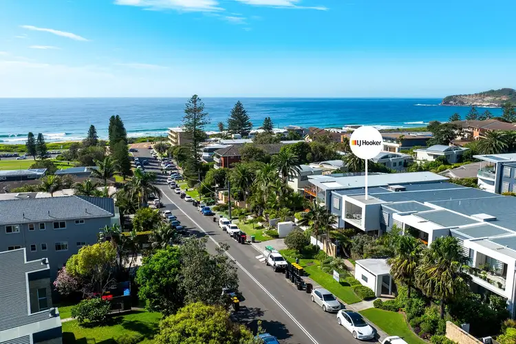 Second view of Homely apartment listing, 4/25-31 Darley Street East, Mona Vale NSW 2103