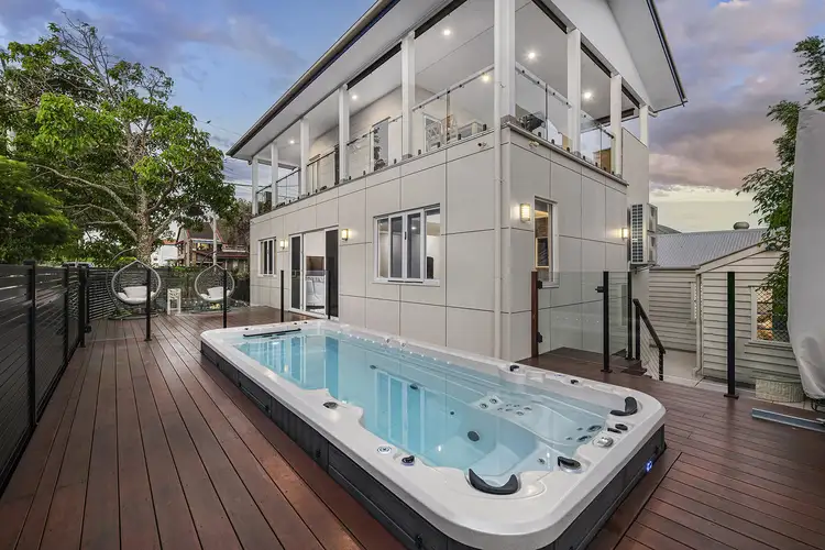 20 Landsborough Avenue, Scarborough QLD 4020