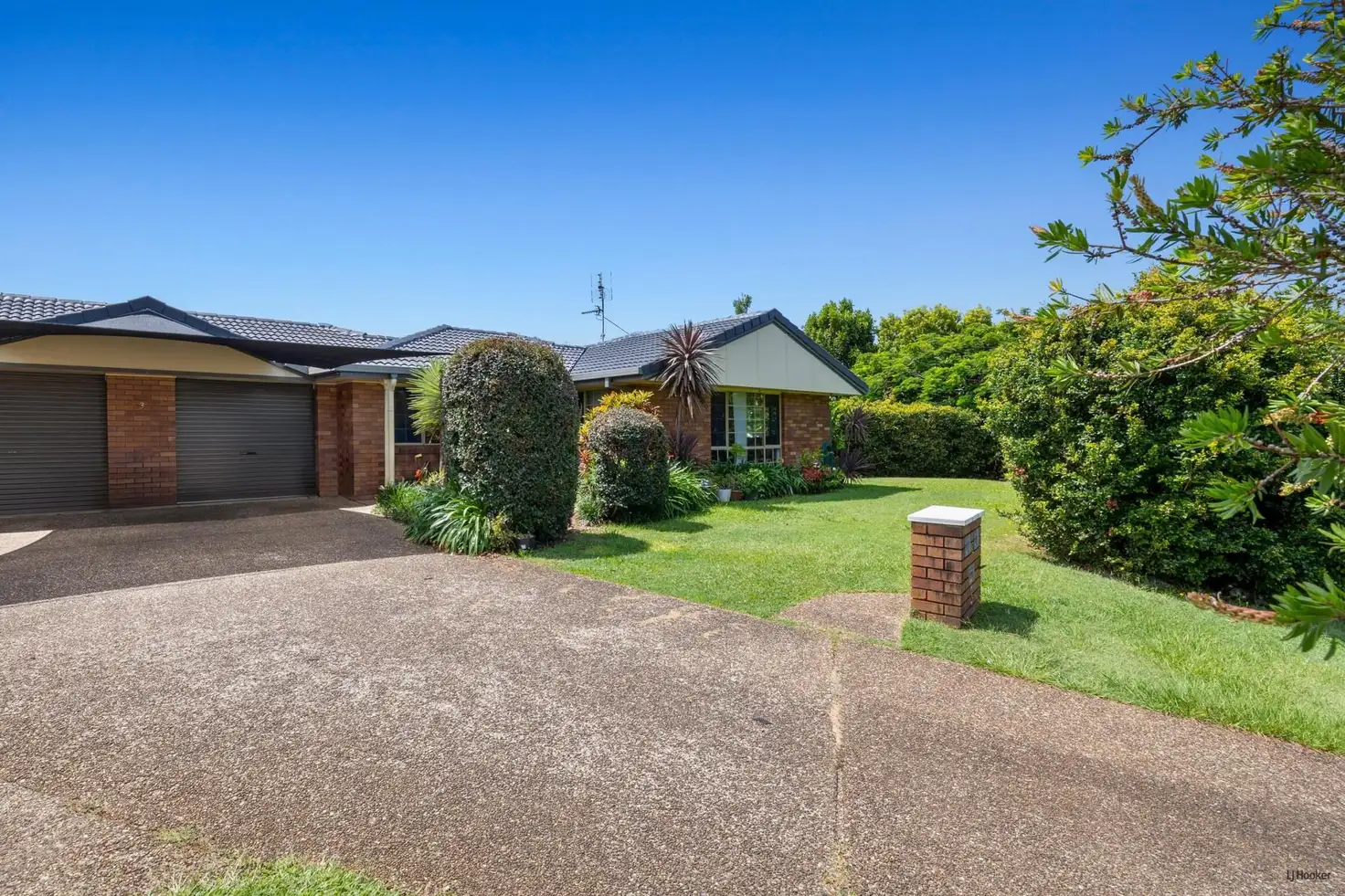 Main view of Homely semi-detached listing, 2/3 Inverness Court, Banora Point NSW 2486