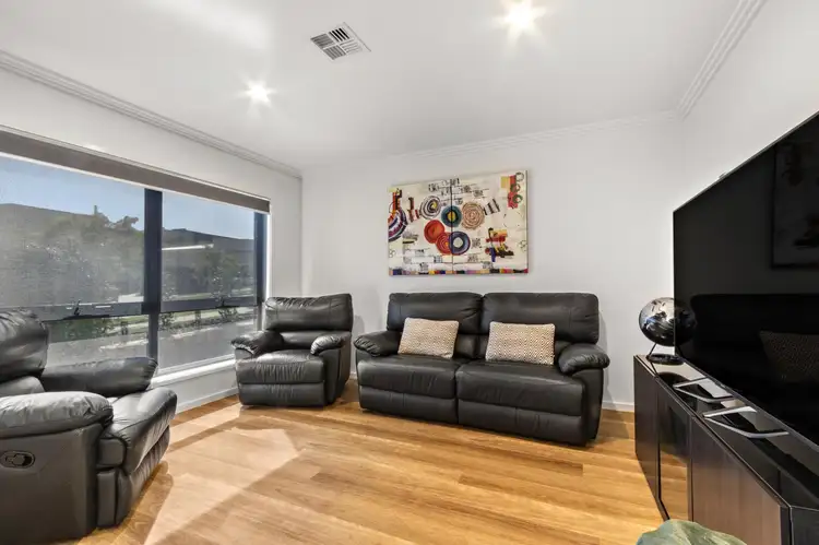 Fifth view of Homely house listing, 2 Verreaux Crescent, Throsby ACT 2914