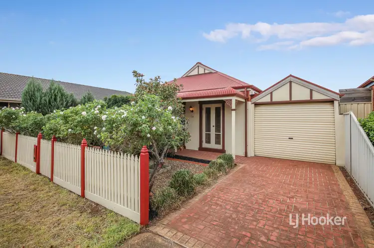 59 Northampton Crescent, Caroline Springs VIC 3023