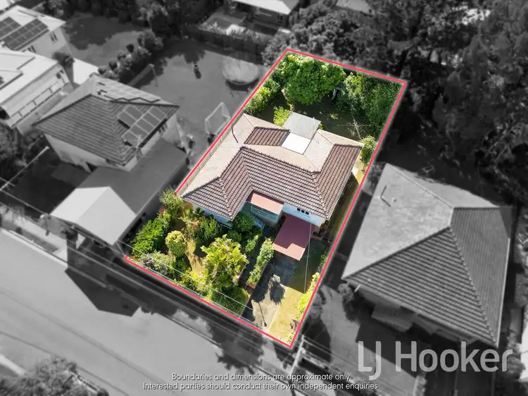 75 Galsworthy Street, Holland Park West QLD 4121