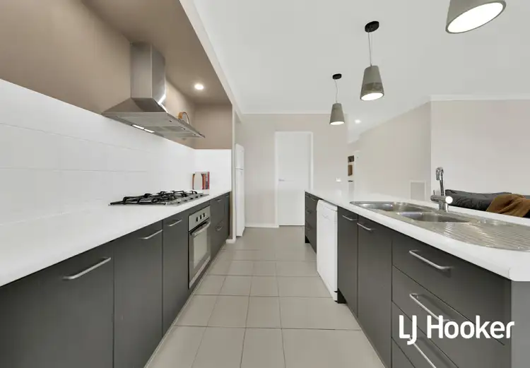 Fifth view of Homely house listing, 123 Roulston Way, Wallan VIC 3756