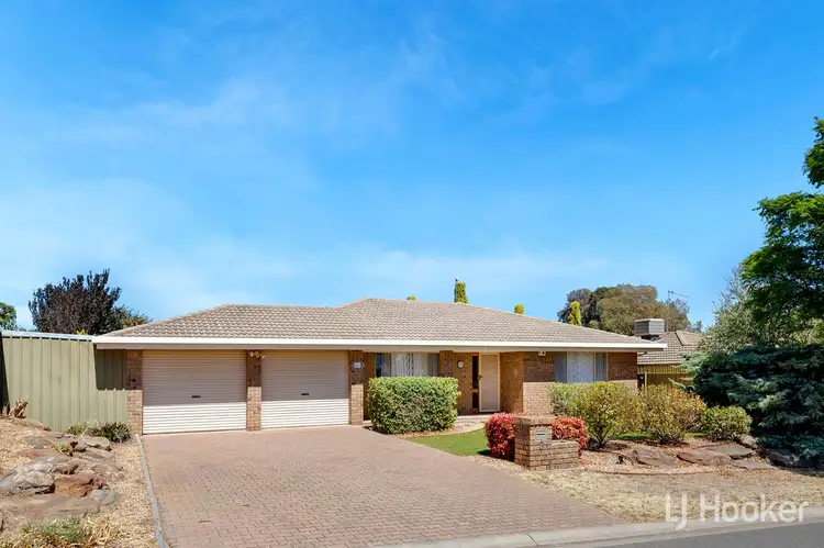 3 Hawthorn Court, Craigmore SA 5114