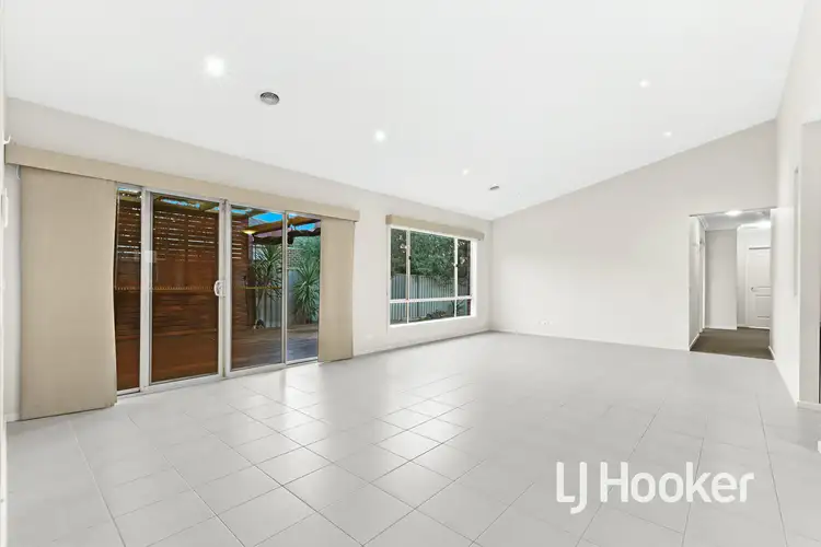 Fourth view of Homely house listing, 6 Hood Place, Pakenham VIC 3810