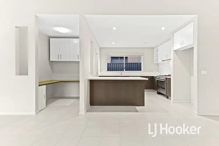 Fifth view of Homely house listing, 6 Hood Place, Pakenham VIC 3810
