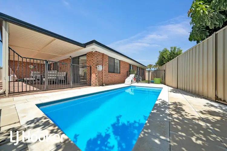 5 Mandora Bend, Carramar WA 6031
