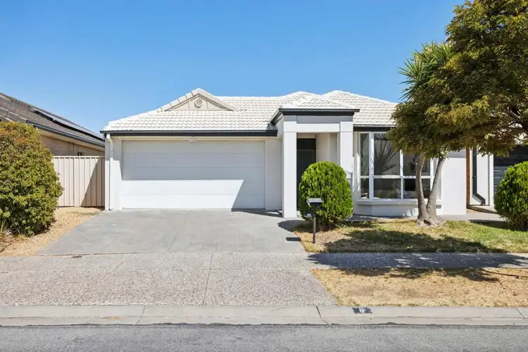 8 Mallard Crescent, Mawson Lakes SA 5095