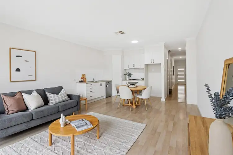 13 Mansfield Parade