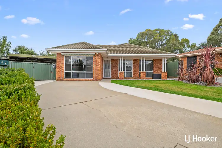 37 Thornhill Crescent