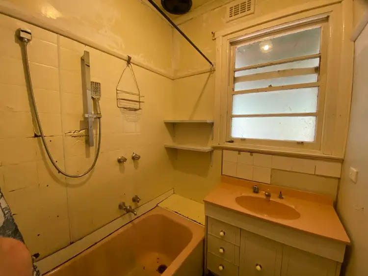 Sixth view of Homely house listing, 18 Mundle Avenue, Swan Hill VIC 3585