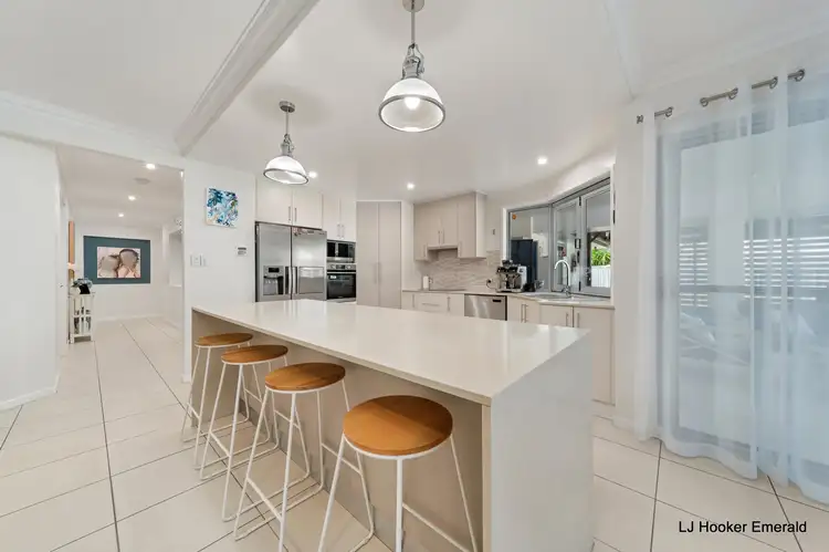 Seventh view of Homely house listing, 2 Downs Court, Emerald QLD 4720