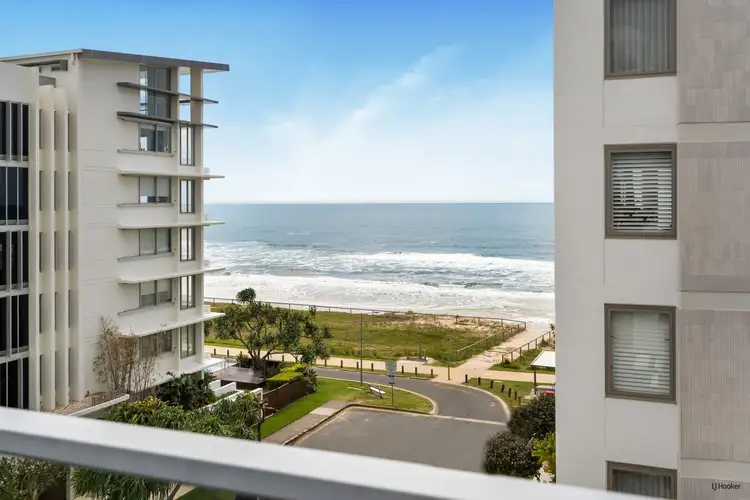 5/4 Twenty Seventh Avenue, Palm Beach QLD 4221