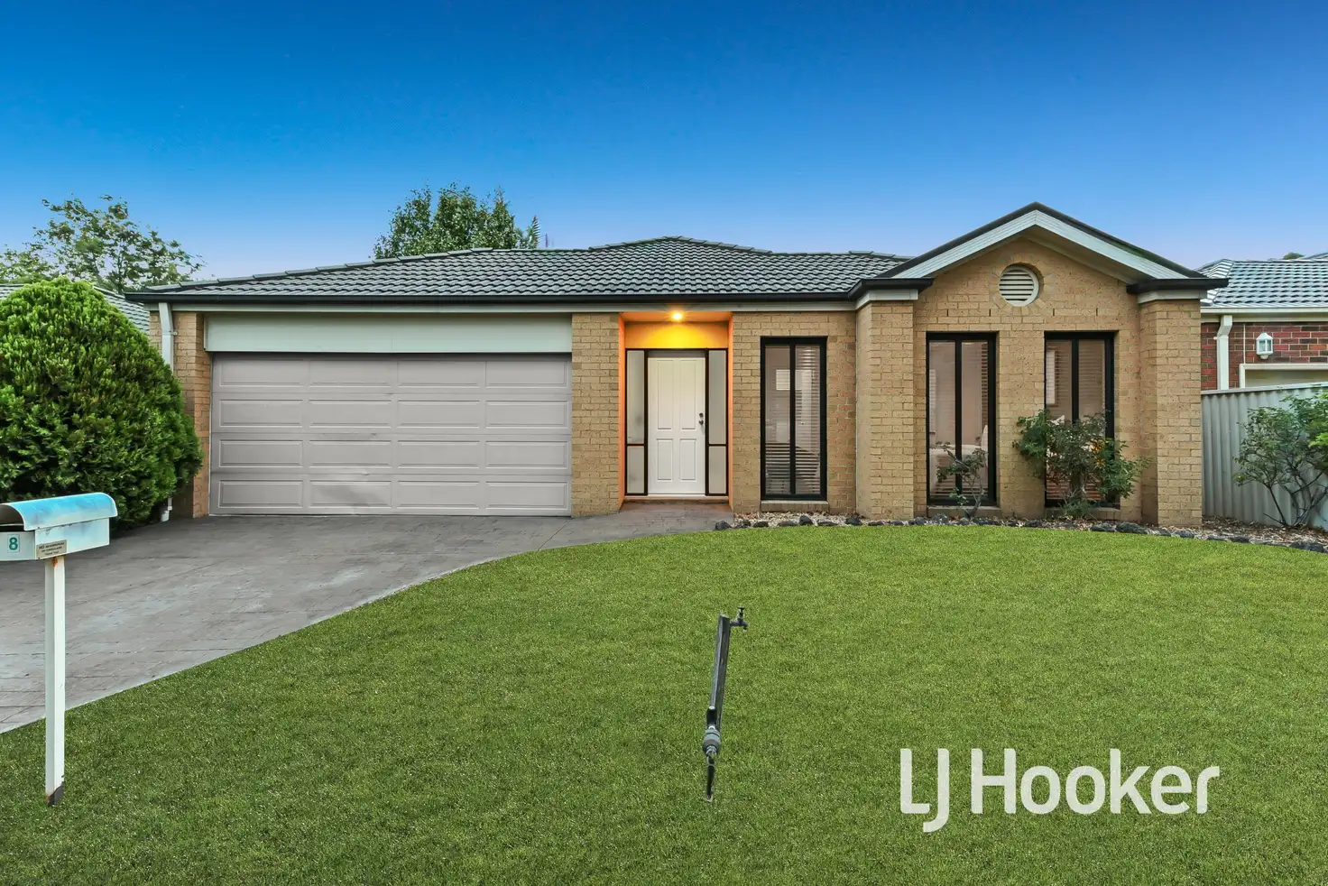 Main view of Homely house listing, 8 Oaklands Way, Pakenham VIC 3810