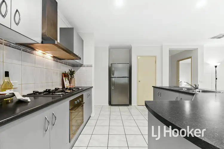 Sixth view of Homely house listing, 8 Oaklands Way, Pakenham VIC 3810