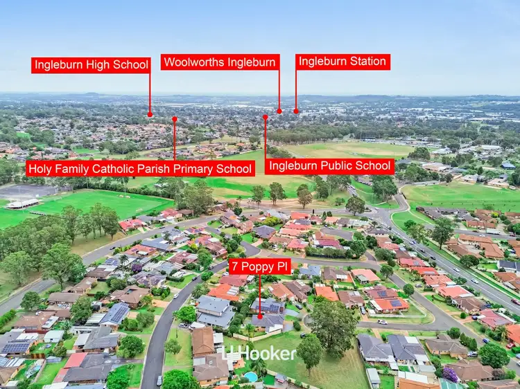 Fifth view of Homely house listing, 7 Poppy Place, Macquarie Fields NSW 2564