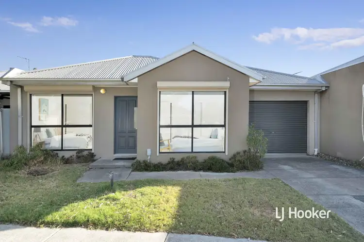 74 Caradon Drive, Truganina VIC 3029