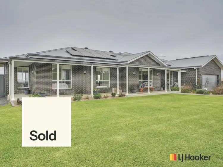 17 Nancy Bird Walton Drive, Narromine NSW 2821