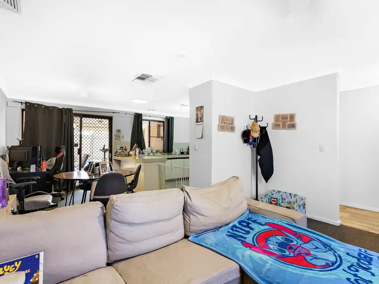 Fifth view of Homely house listing, 9 Eliot Close, Parmelia WA 6167