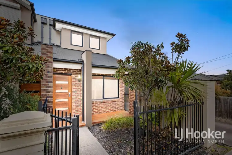 2/1 Edward Avenue, Altona North VIC 3025