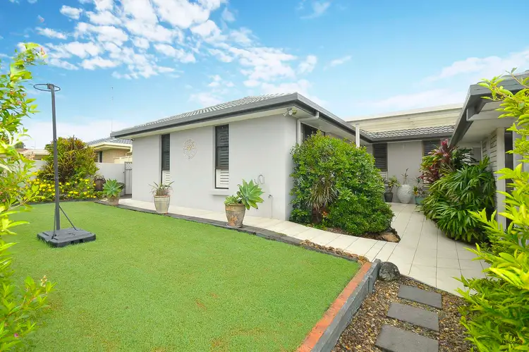 5 Foreshore Close, Elanora QLD 4221