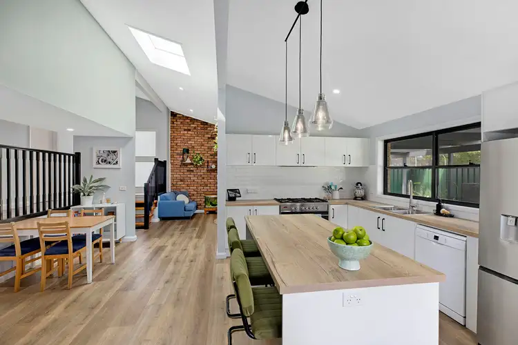 83 Brooke Avenue, Killarney Vale NSW 2261