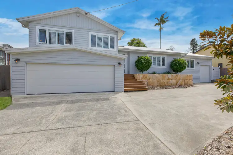 827 The Entrance Road