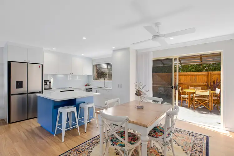 2/82 Ocean View Drive, Wamberal NSW 2260