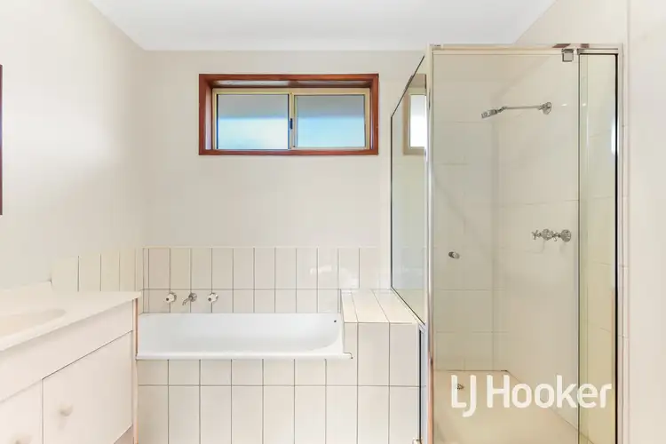 Sixth view of Homely unit listing, 8 Balmoral Way, Pakenham VIC 3810