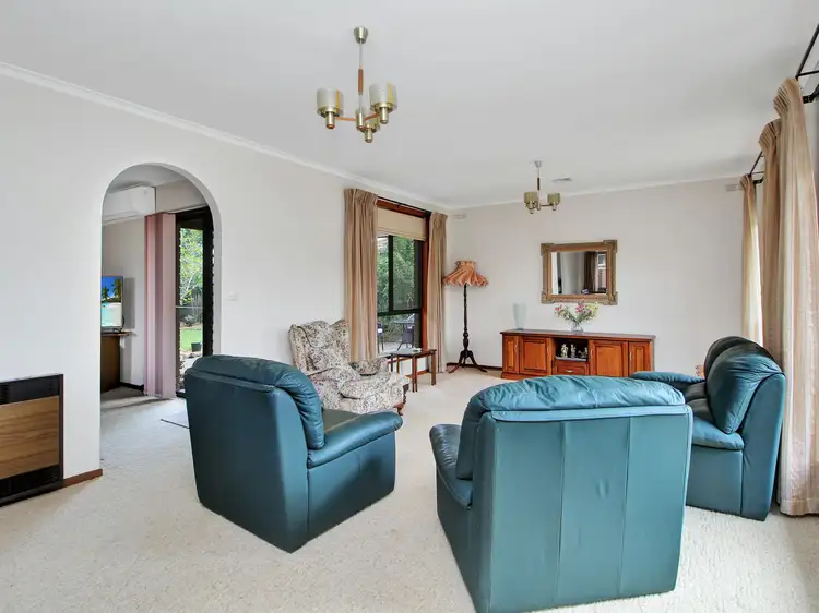 Second view of Homely house listing, 7 Henderson Court, Bairnsdale VIC 3875