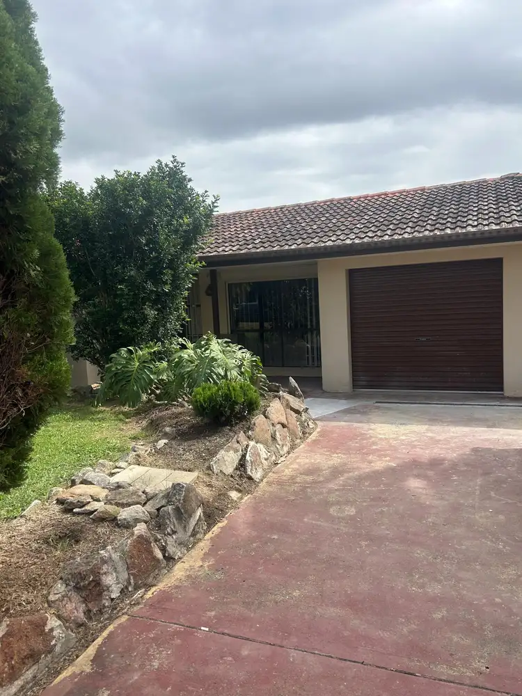 16 Saxonvale Crescent, Edensor Park NSW 2176