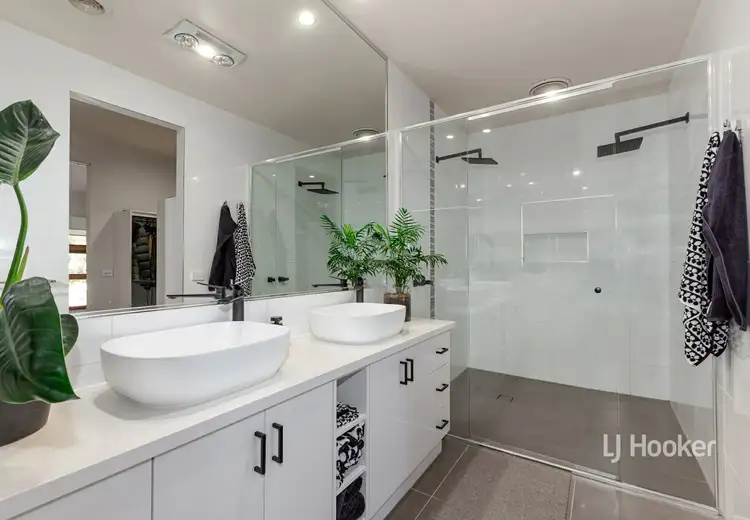Third view of Homely house listing, 6 Parkland Place, Broadford VIC 3658