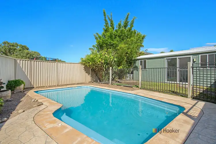 25 Elizabeth Bay Drive, Lake Munmorah NSW 2259