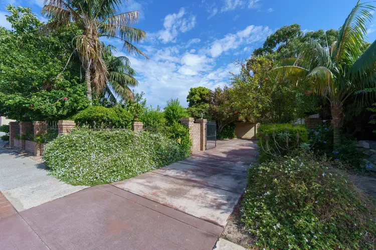 62 Corrington Circle, Nollamara WA 6061