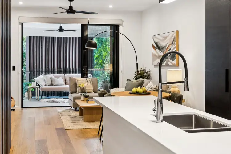 11/42 Johnston Street