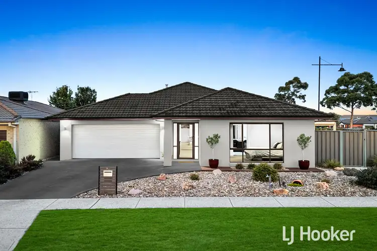 74 Datura Avenue, Cranbourne North VIC 3977