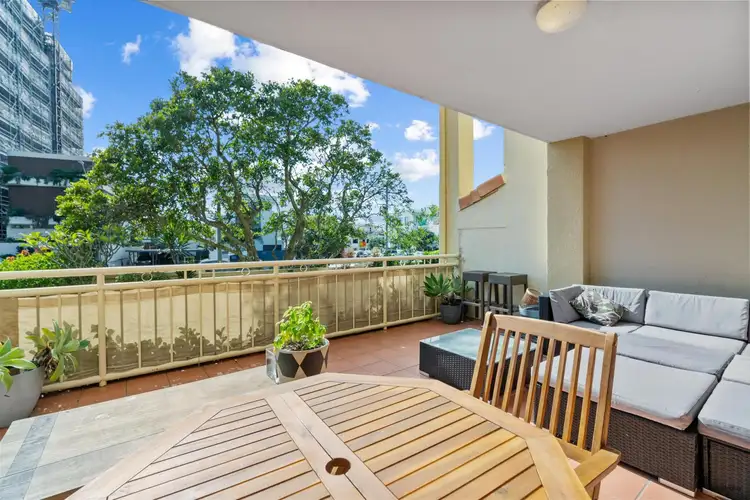 6/1198 Gold Coast Highway