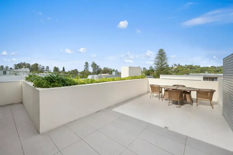 202/327 Barrenjoey Road, Newport NSW 2106