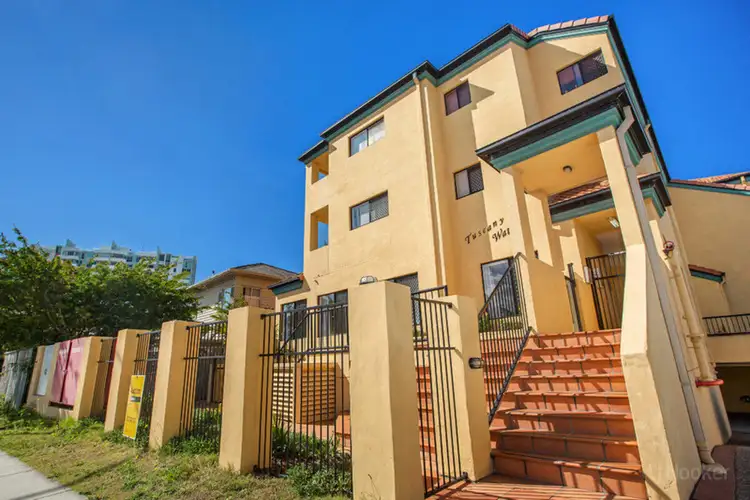 11/143 Frank Street, Labrador QLD 4215