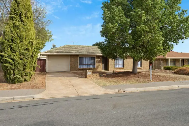 8 Amsterdam Street, Craigmore SA 5114
