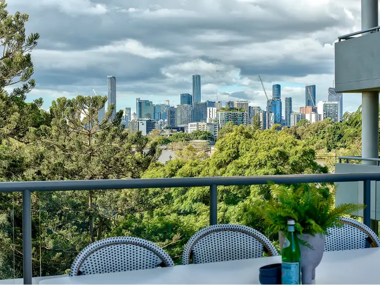 607/21 Patrick Lane, Toowong QLD 4066