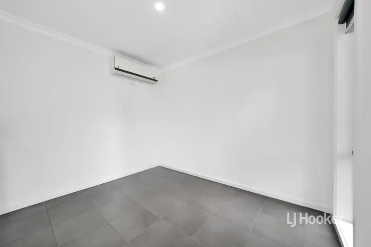 Fifth view of Homely townhouse listing, 8 Mingay Close, Truganina VIC 3029