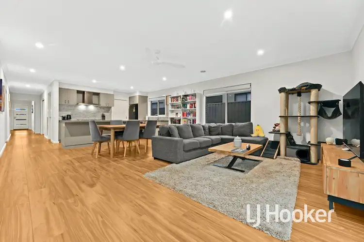Second view of Homely house listing, 39 Zermatt Loop, Pakenham VIC 3810