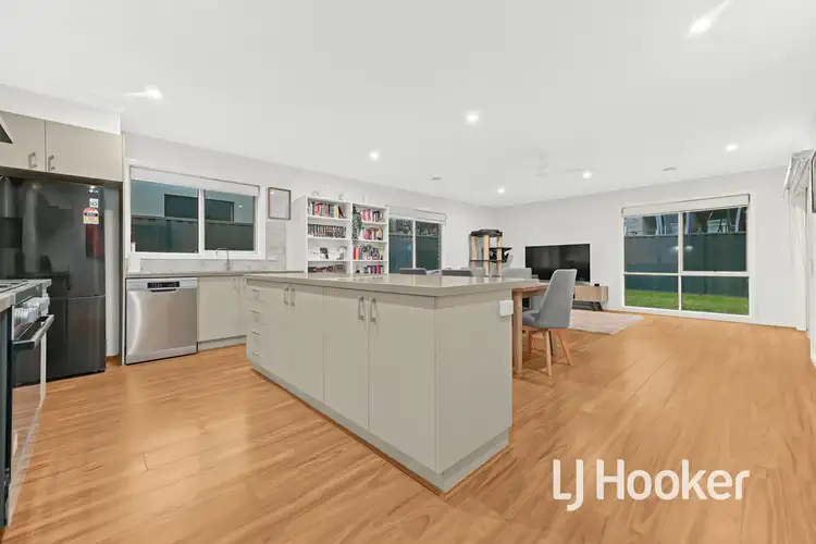 Sixth view of Homely house listing, 39 Zermatt Loop, Pakenham VIC 3810