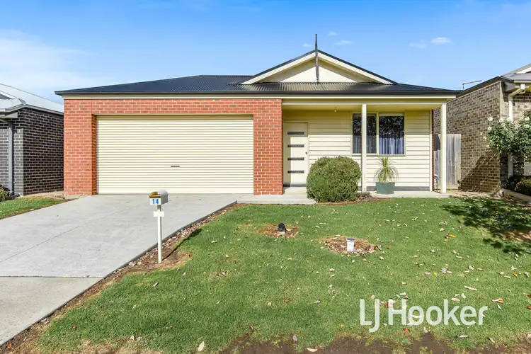 14 Tribuzi Close, Pakenham VIC 3810